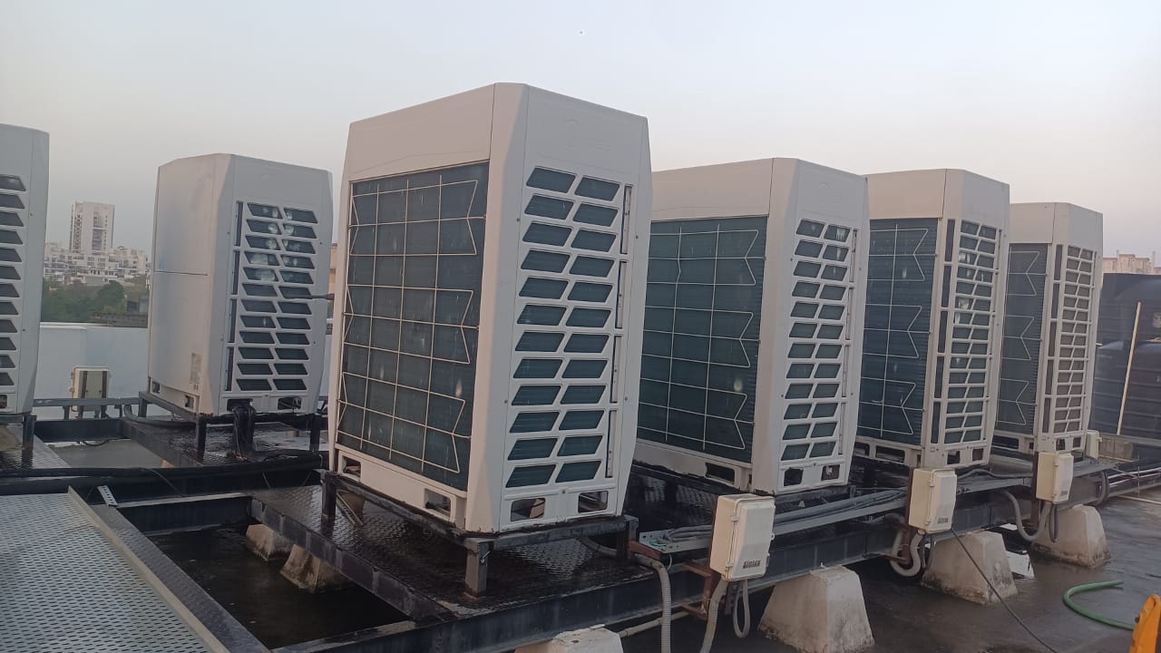 Bank of commercial outdoor HVAC units